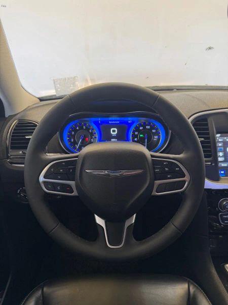 2023 Chrysler 300 Touring L