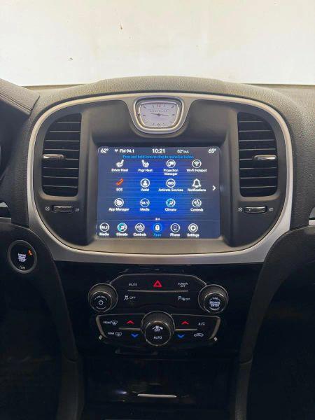 2023 Chrysler 300 Touring L