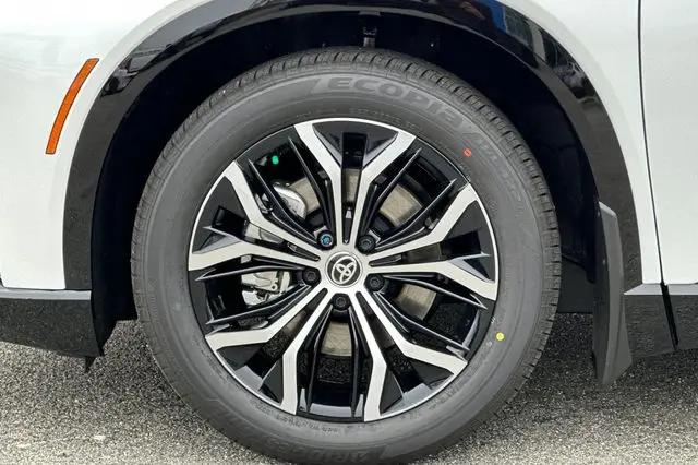 2026 Toyota Crown Signia XLE