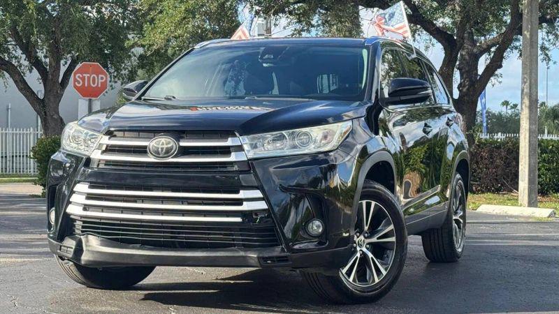 2019 Toyota Highlander XLE for sale in Hollywood, FL