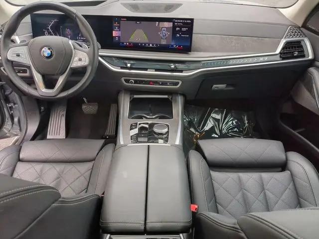 2025 BMW X7 xDrive40i
