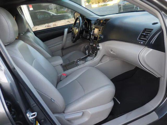 2013 Toyota Highlander SE V6