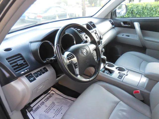 2013 Toyota Highlander SE V6