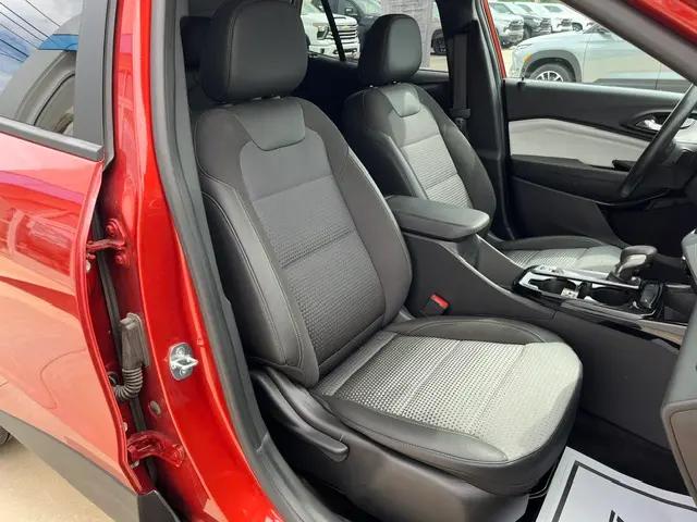 2024 Chevrolet Trax FWD LT