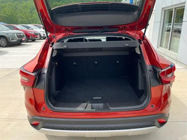 2024 Chevrolet Trax FWD LT