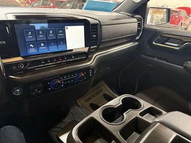 2023 Chevrolet Silverado 1500 4WD Crew Cab Standard Bed LT
