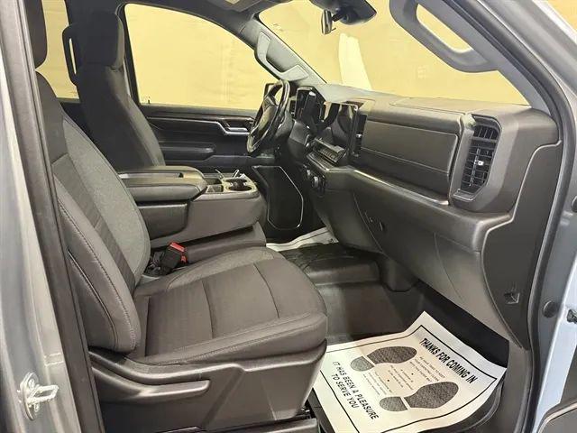 2023 Chevrolet Silverado 1500 4WD Crew Cab Standard Bed LT