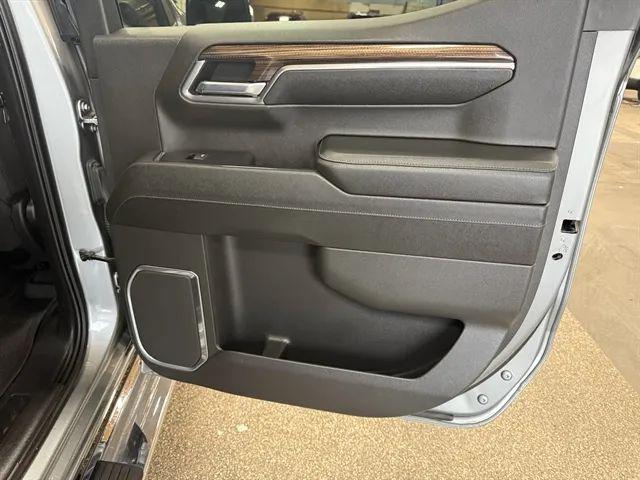 2023 Chevrolet Silverado 1500 4WD Crew Cab Standard Bed LT