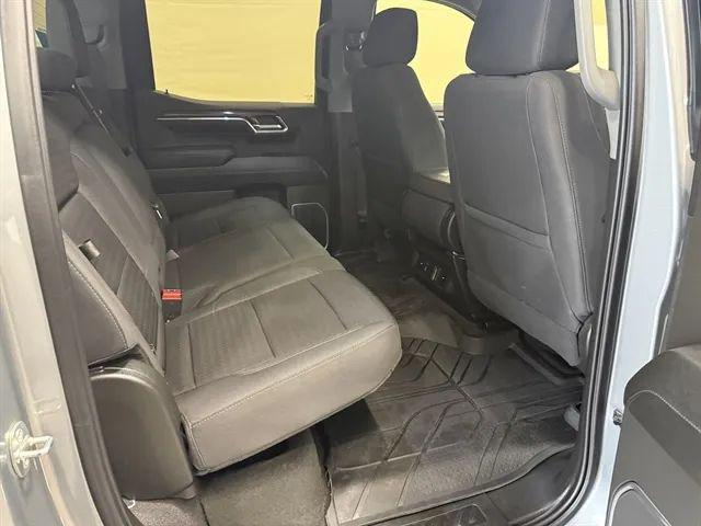 2023 Chevrolet Silverado 1500 4WD Crew Cab Standard Bed LT