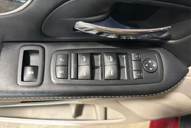 2015 Chrysler Town & Country Touring