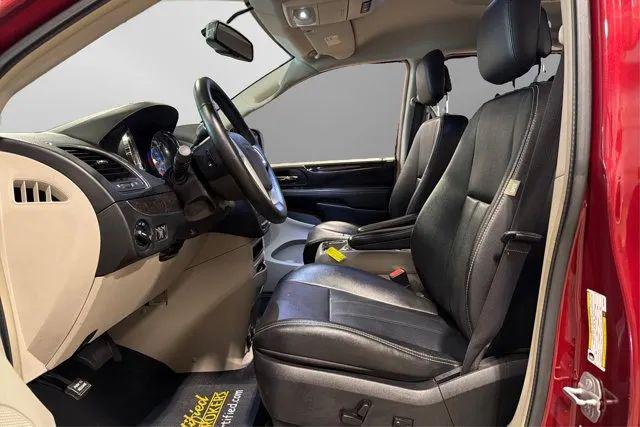 2015 Chrysler Town & Country Touring