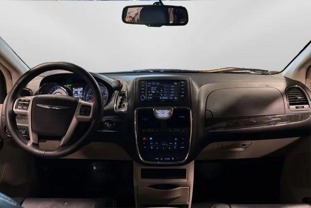 2015 Chrysler Town & Country Touring