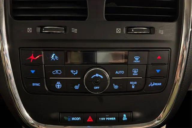 2015 Chrysler Town & Country Touring