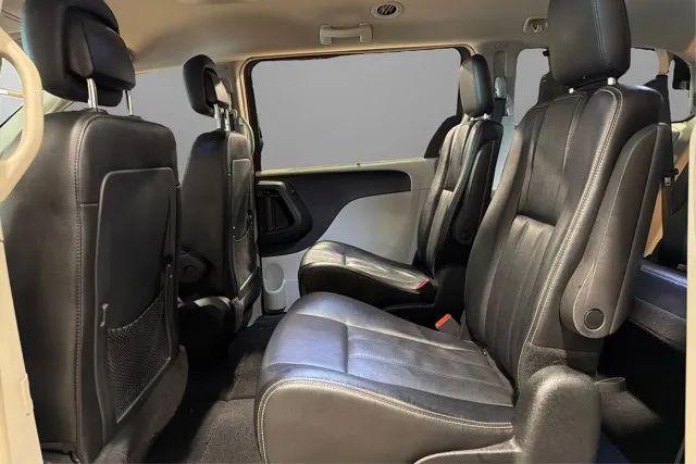 2015 Chrysler Town & Country Touring