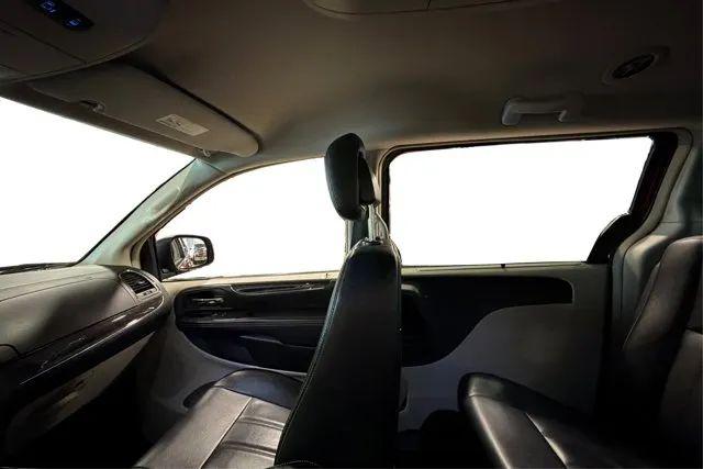 2015 Chrysler Town & Country Touring