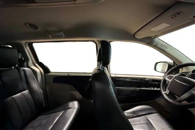 2015 Chrysler Town & Country Touring