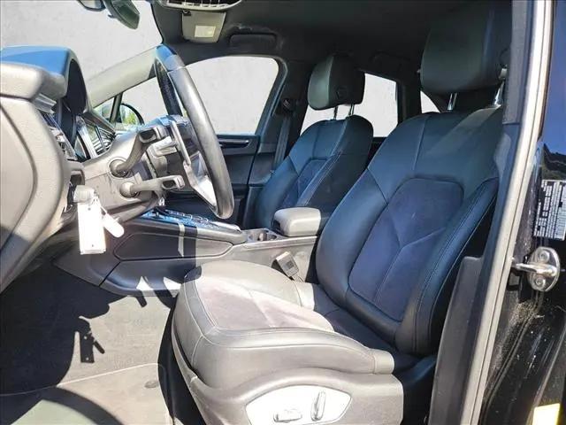 2019 Porsche Macan Macan