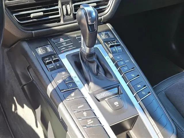 2019 Porsche Macan Macan