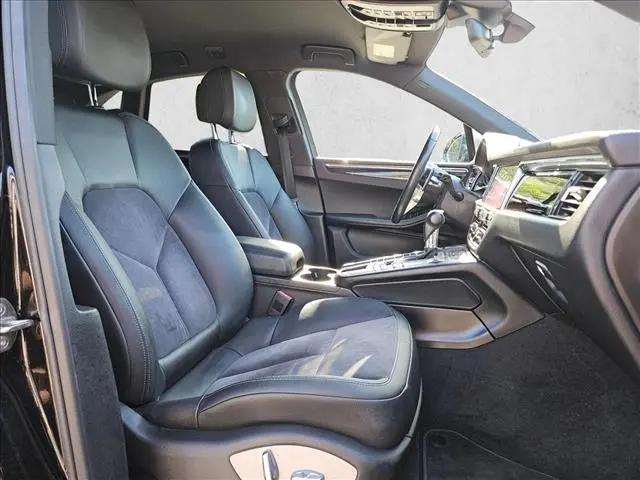 2019 Porsche Macan Macan