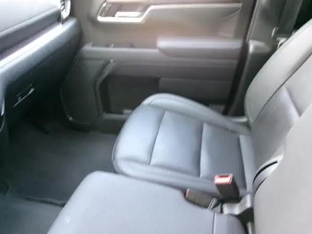 2025 GMC Sierra 1500 4WD Crew Cab Short Box SLT