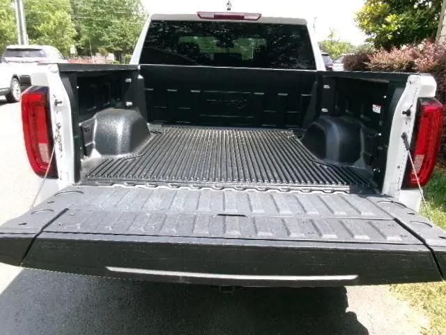 2025 GMC Sierra 1500 4WD Crew Cab Short Box SLT