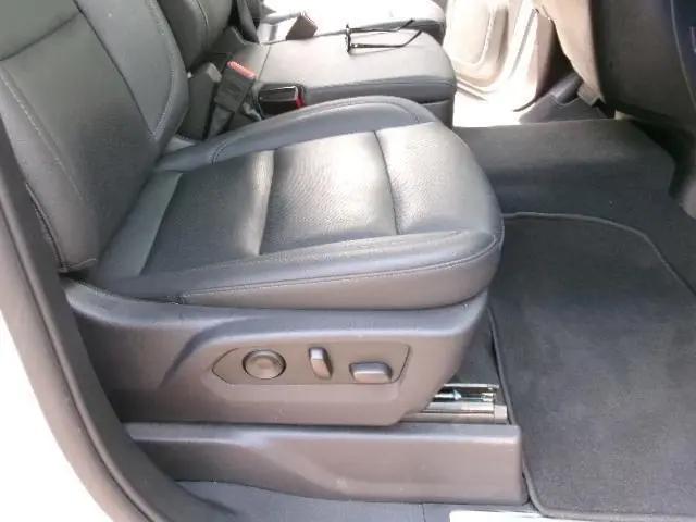 2025 GMC Sierra 1500 4WD Crew Cab Short Box SLT