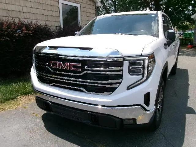 2025 GMC Sierra 1500 4WD Crew Cab Short Box SLT