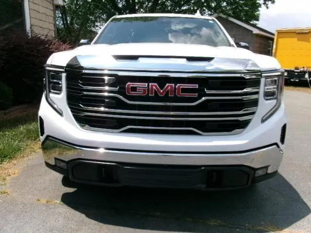 2025 GMC Sierra 1500 4WD Crew Cab Short Box SLT