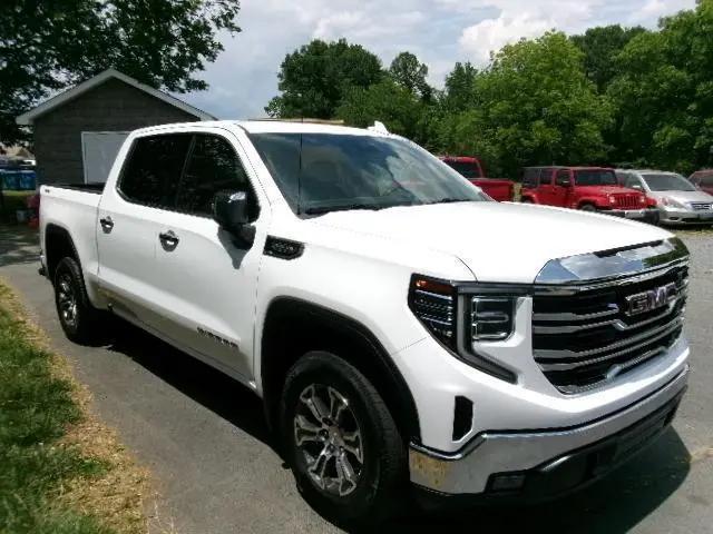 2025 GMC Sierra 1500 4WD Crew Cab Short Box SLT