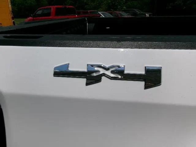 2025 GMC Sierra 1500 4WD Crew Cab Short Box SLT