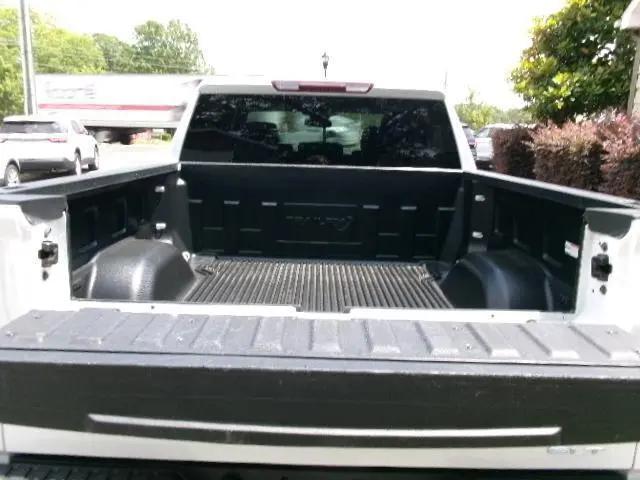 2025 GMC Sierra 1500 4WD Crew Cab Short Box SLT