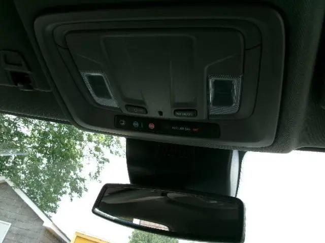 2025 GMC Sierra 1500 4WD Crew Cab Short Box SLT