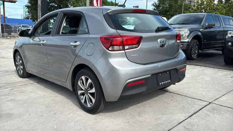 2022 Kia Rio 5 door S