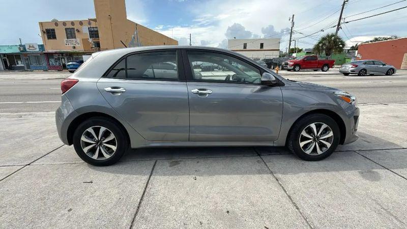 2022 Kia Rio 5 door S
