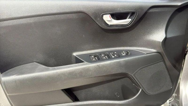 2022 Kia Rio 5 door S