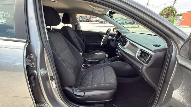 2022 Kia Rio 5 door S