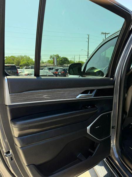 2022 Jeep Wagoneer Series III 4x2