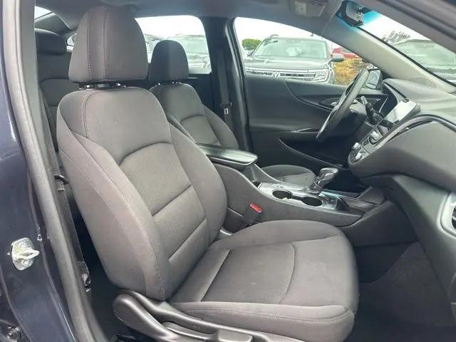2022 Chevrolet Malibu FWD LT