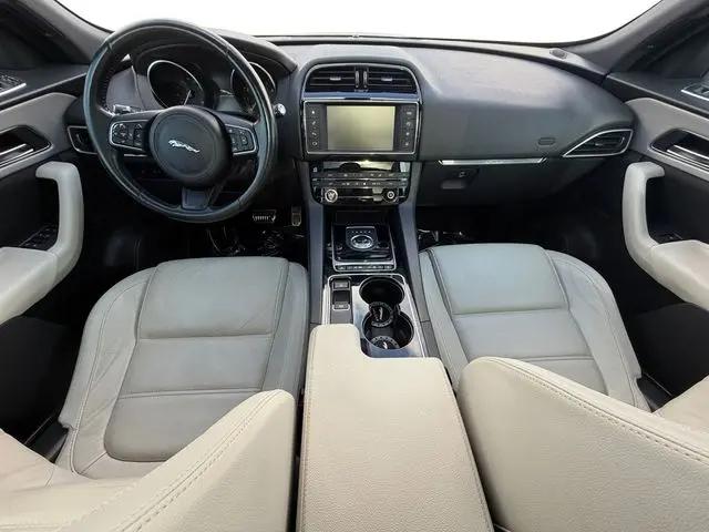 2017 Jaguar F-PACE 35t Prestige