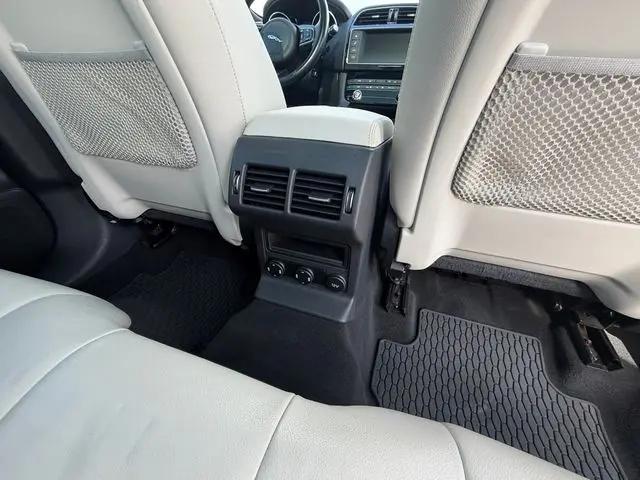 2017 Jaguar F-PACE 35t Prestige