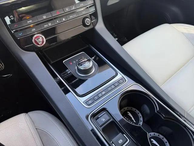 2017 Jaguar F-PACE 35t Prestige
