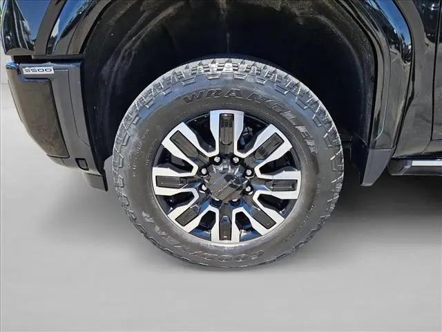 2024 GMC Sierra 3500HD 4WD Crew Cab Standard Bed Denali Ultimate