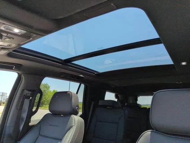 2025 GMC Yukon 4WD Denali