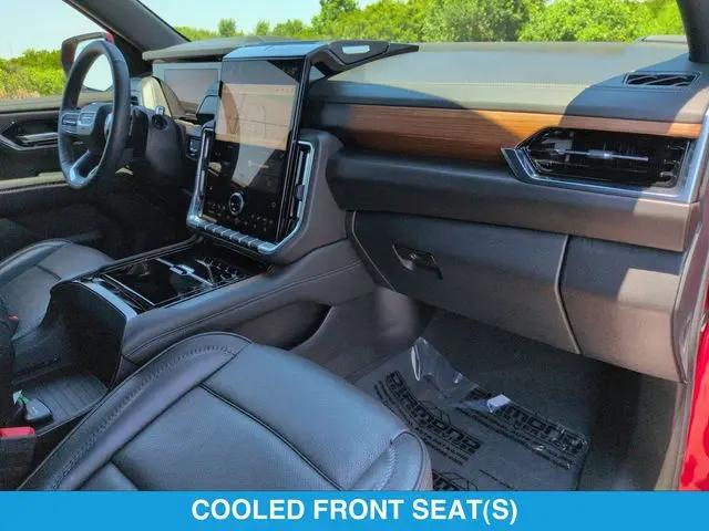 2025 GMC Yukon 4WD Denali