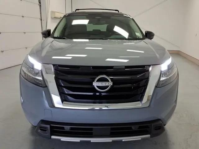 2024 Nissan Pathfinder Platinum FWD