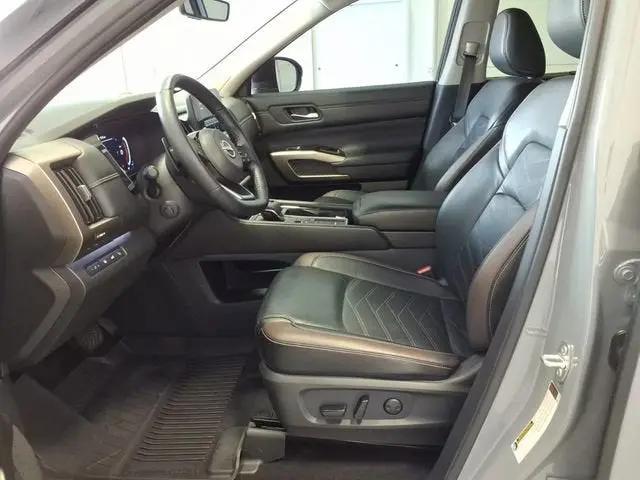 2024 Nissan Pathfinder Platinum FWD