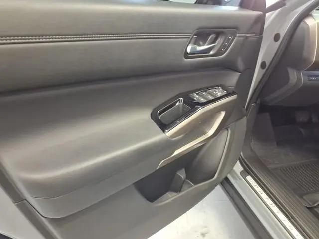 2024 Nissan Pathfinder Platinum FWD