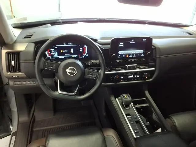 2024 Nissan Pathfinder Platinum FWD