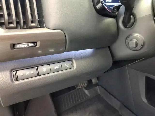 2024 Nissan Pathfinder Platinum FWD