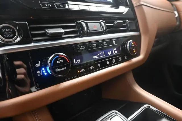 2023 Nissan Pathfinder Platinum 4WD
